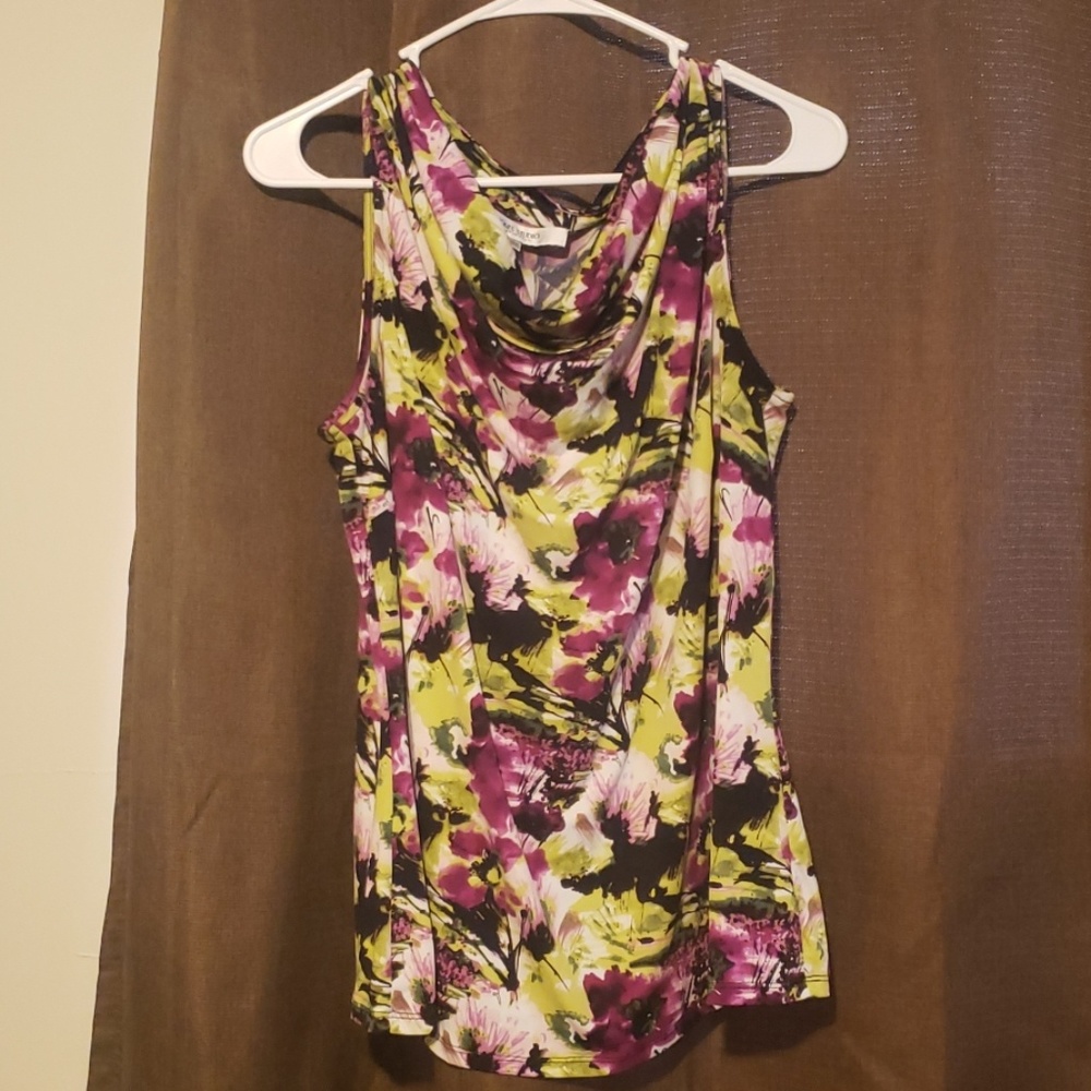 Floral blouse.